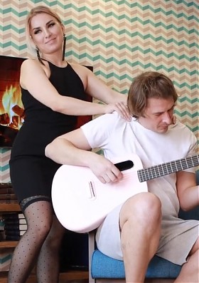 Сладкая реальность очаровательной блондинки Андре Лав